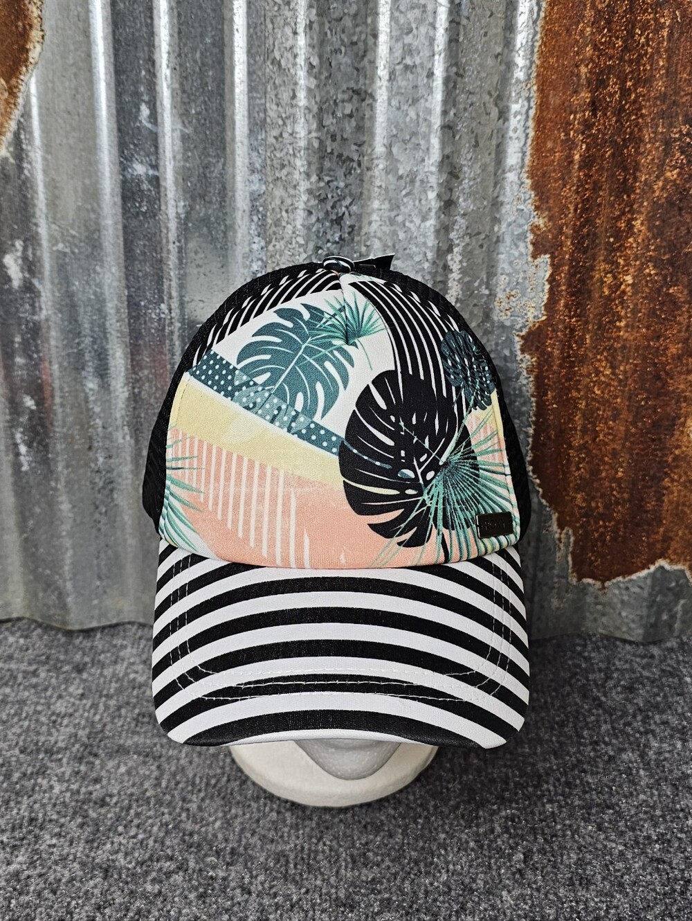 NWT ROXY Tropical Monstera Palm & Stripe Mesh Trucker Cap- OSFM